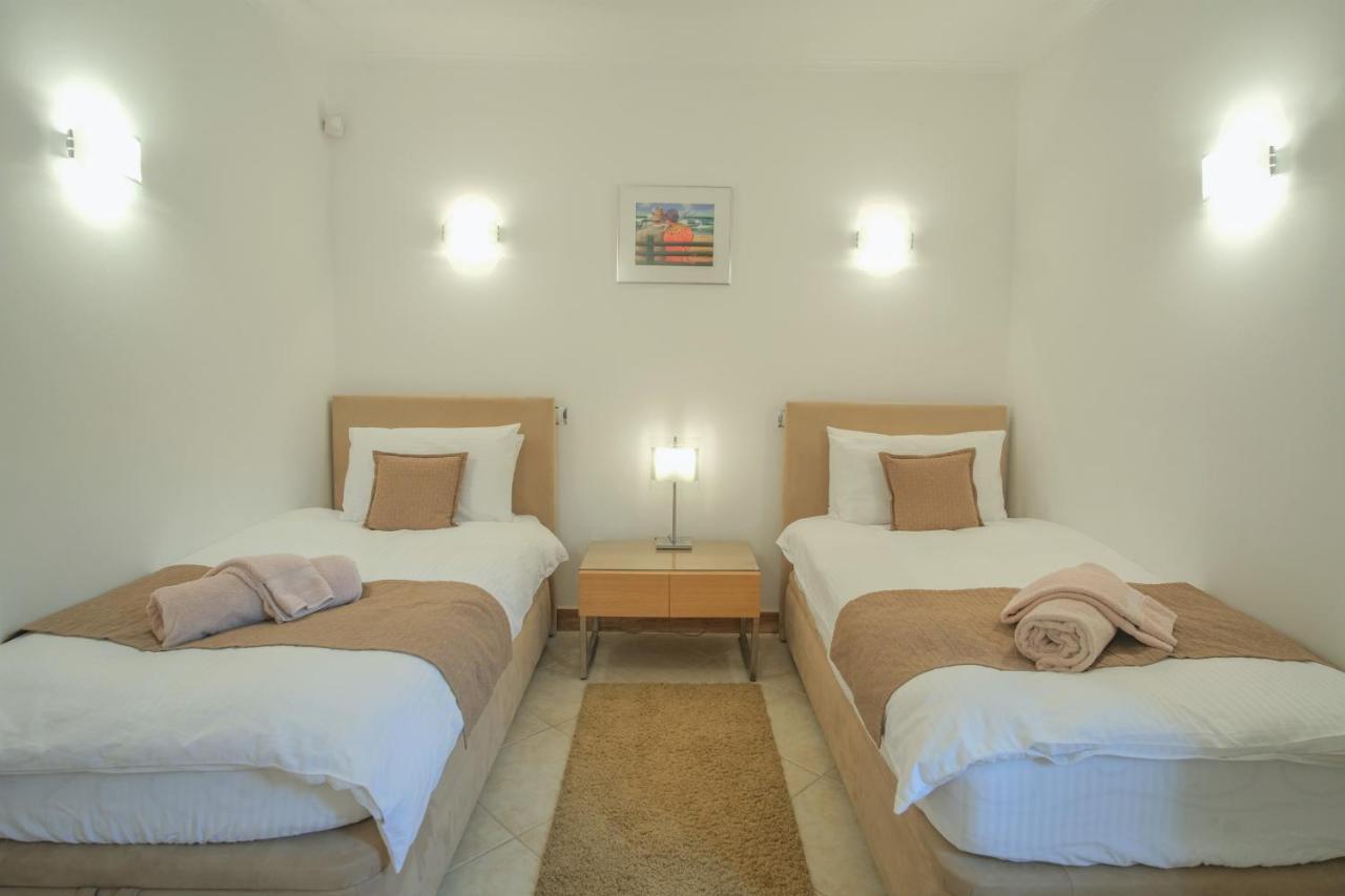 Casa Monte Cristo Apartments - Lemon Lagos Bagian luar foto